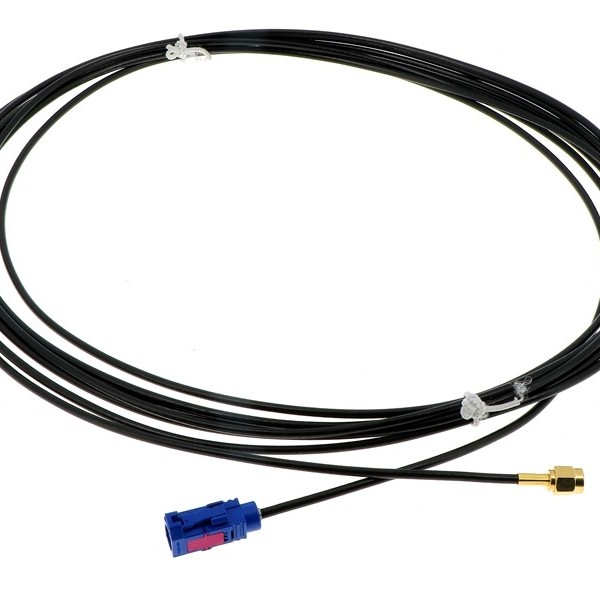 Antennenkabel Verlängerung FAKRA (F) Code C Signalblau auf SMA (M) 500cm