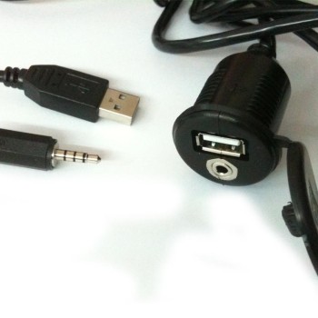 USB- AUX-EINGANG  KABELLÄNGE 1M