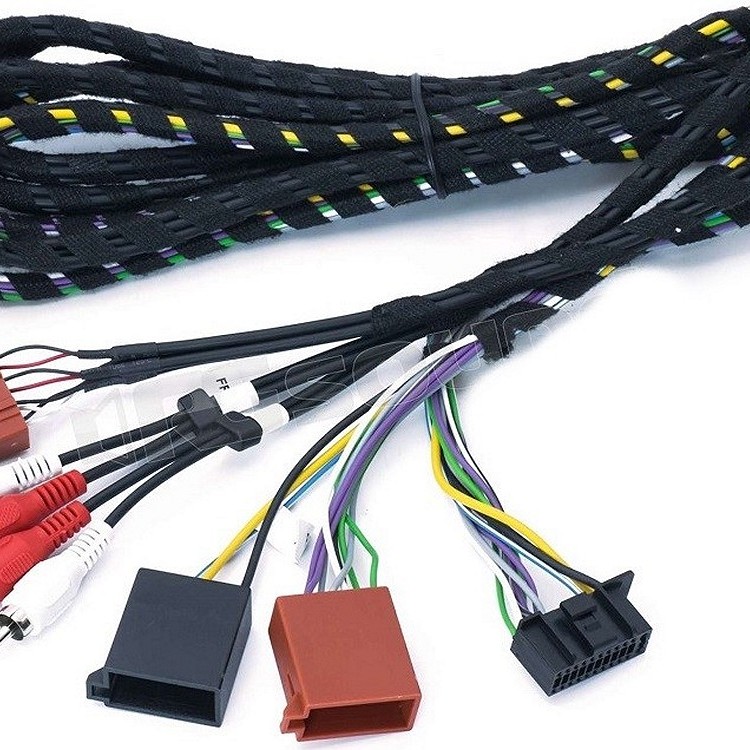 Kenwood CAW-CM1804 Plug - Play Mini Verstärker KAC-M1804 mit KFZ spezifischen