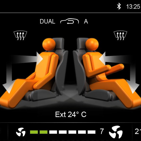 Radical R-C10VW2 Fahrzeugspezifischer Infotainer für VW Golf 7