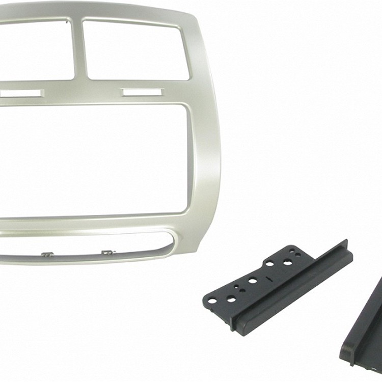 TOYOTA Urban Cruiser 2009 -2014 Radioblende silber